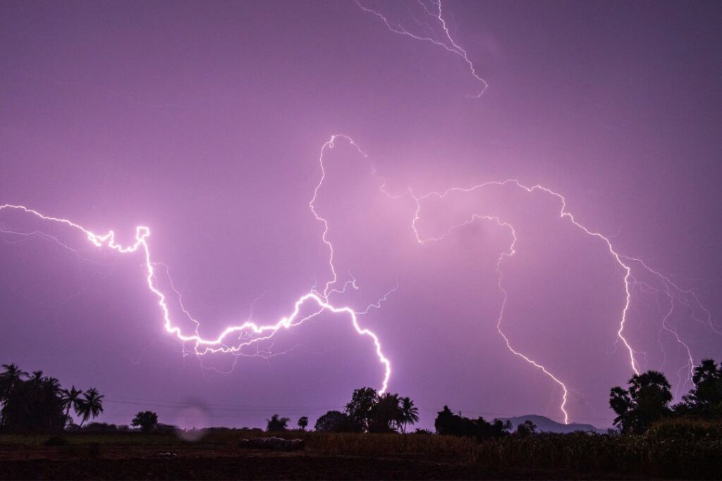 Severe thunderstorm wreaks havoc in canadian county: residents brace for more extreme weather 1 severe thunderstorm wreaks havoc in canadian county: residents brace for more extreme weather Severe thunderstorm news